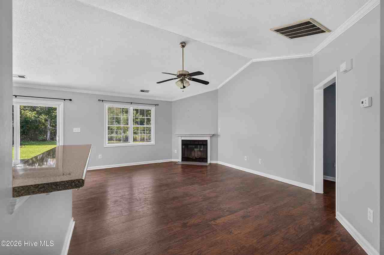 242 Zachary Ln - Photo 4 of 25