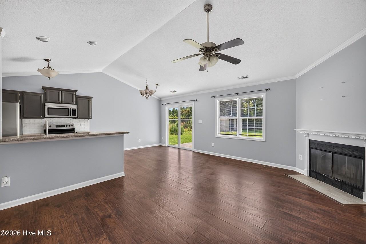 242 Zachary Ln - Photo 5 of 25