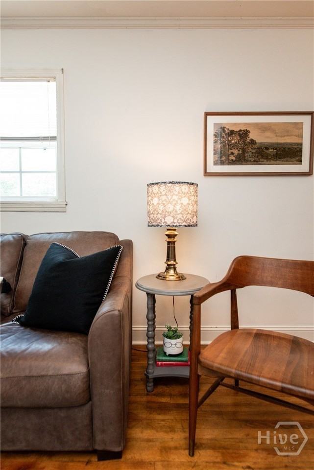 130 Magnolia St - Photo 4 of 21