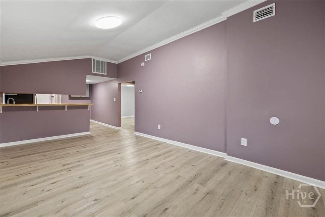 705 W 47th St - Photo 6 of 24