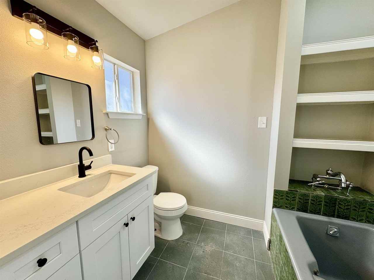 705 Sunrise Ave - Photo 4 of 14