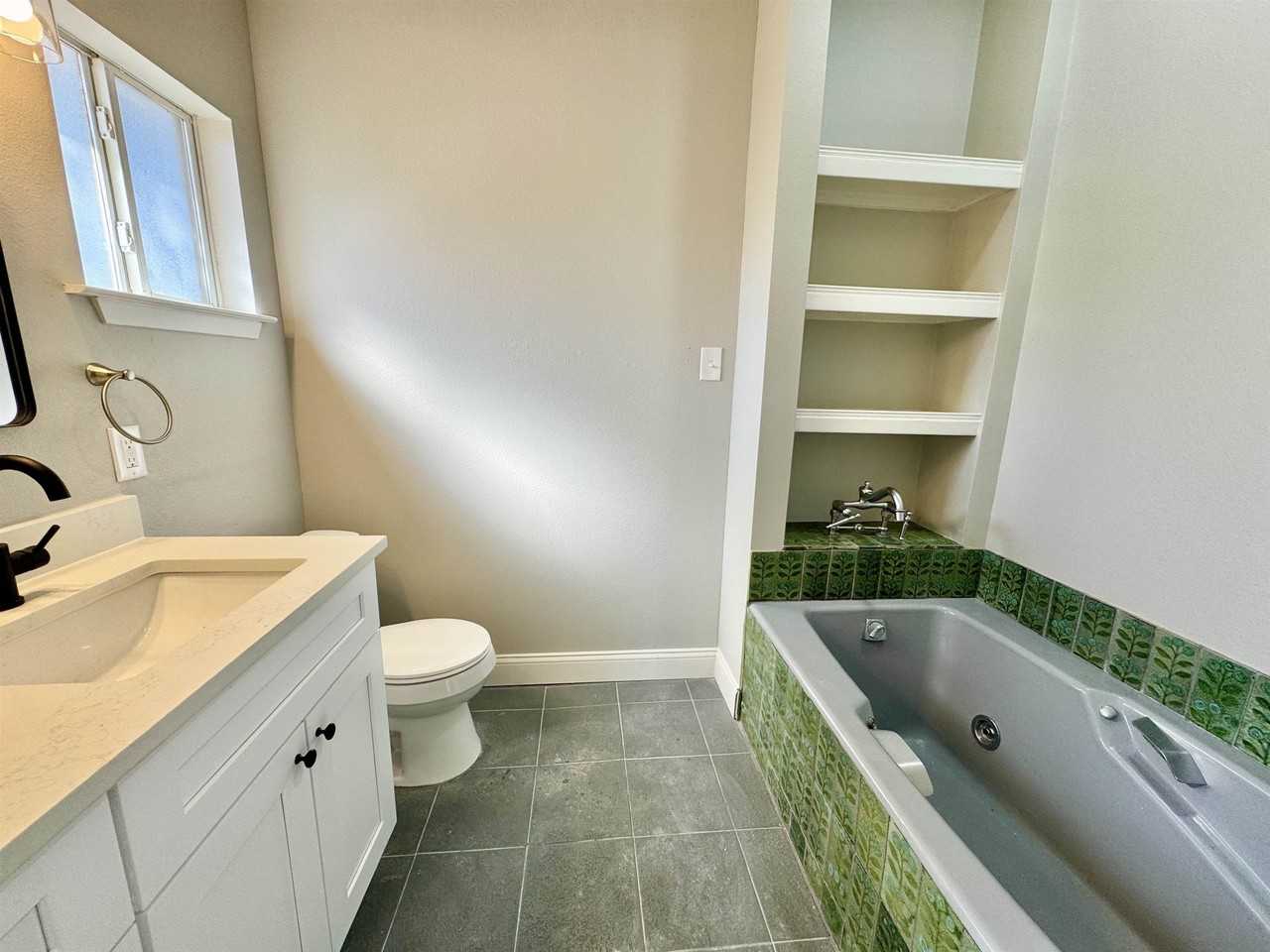 705 Sunrise Ave - Photo 5 of 14