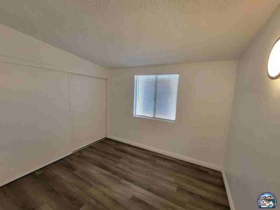 987 J St - Photo 6 of 13