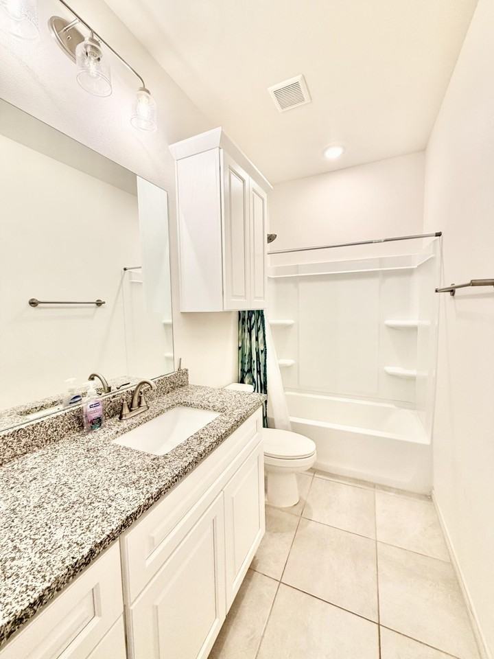 5401 Lamont Ave - Photo 4 of 19
