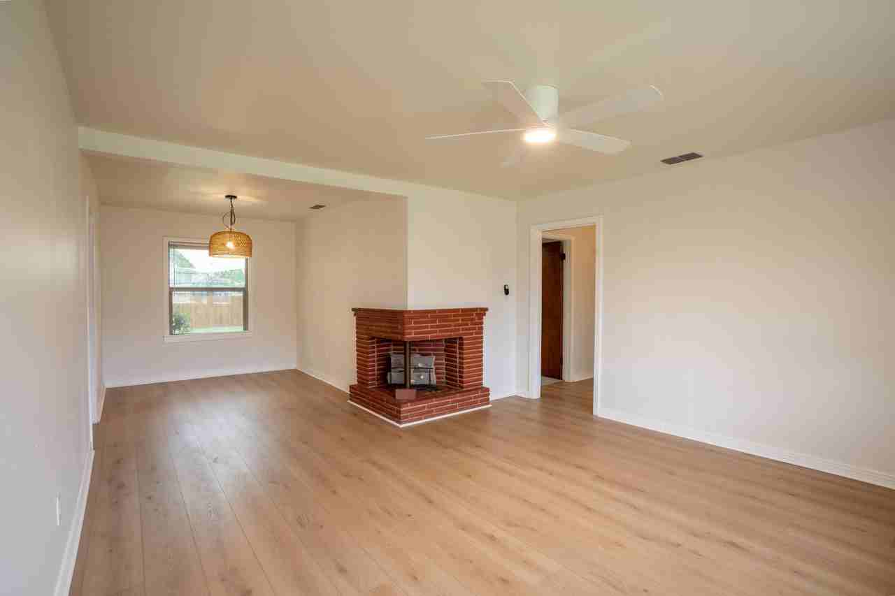 3808 33rd St - Photo 5 of 42