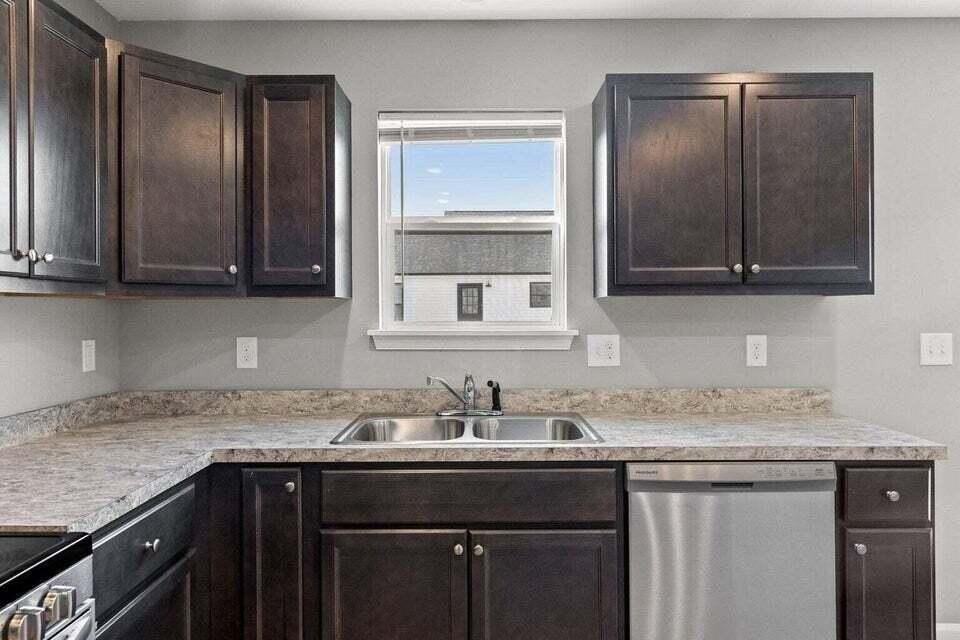 8141 Driftwood Loop - Photo 4 of 19