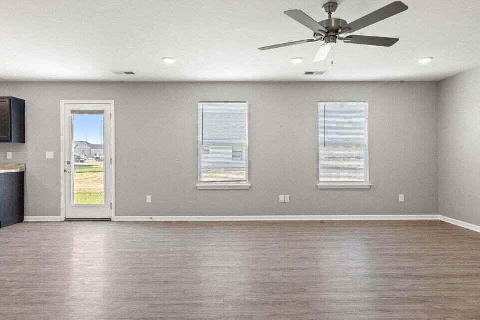 8141 Driftwood Loop - Photo 6 of 19