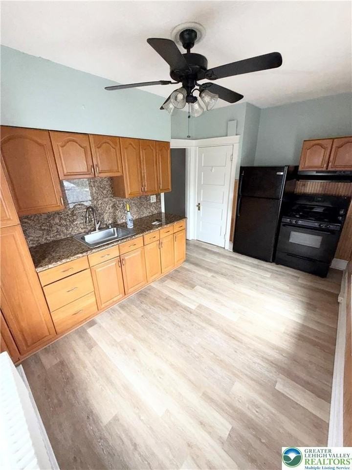 374 8th Ave - Photo 2 of 11