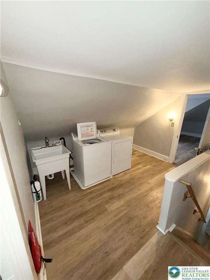 374 8th Ave - Photo 7 of 11