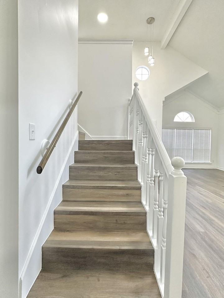 5445 Pine Oak Ln - Photo 4 of 22