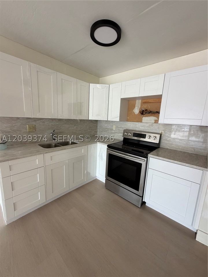 1800 Nw 24th Ave #220