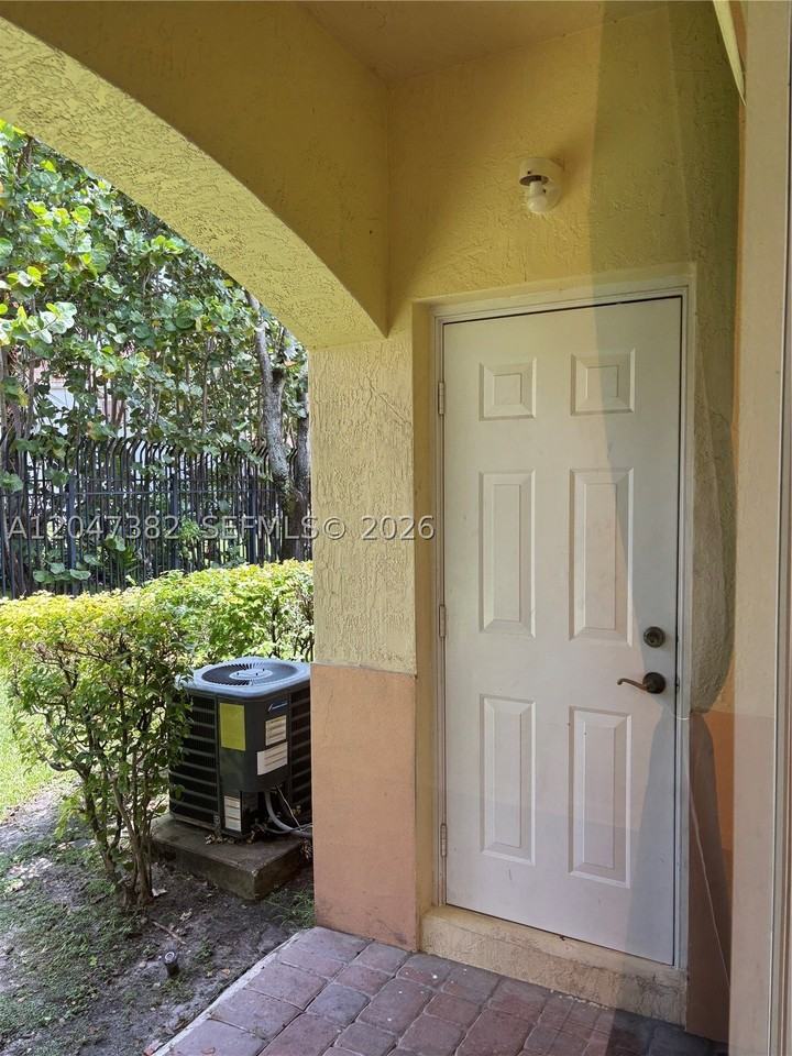 2549 Sw 83rd Ter #105 - Photo 6 of 19