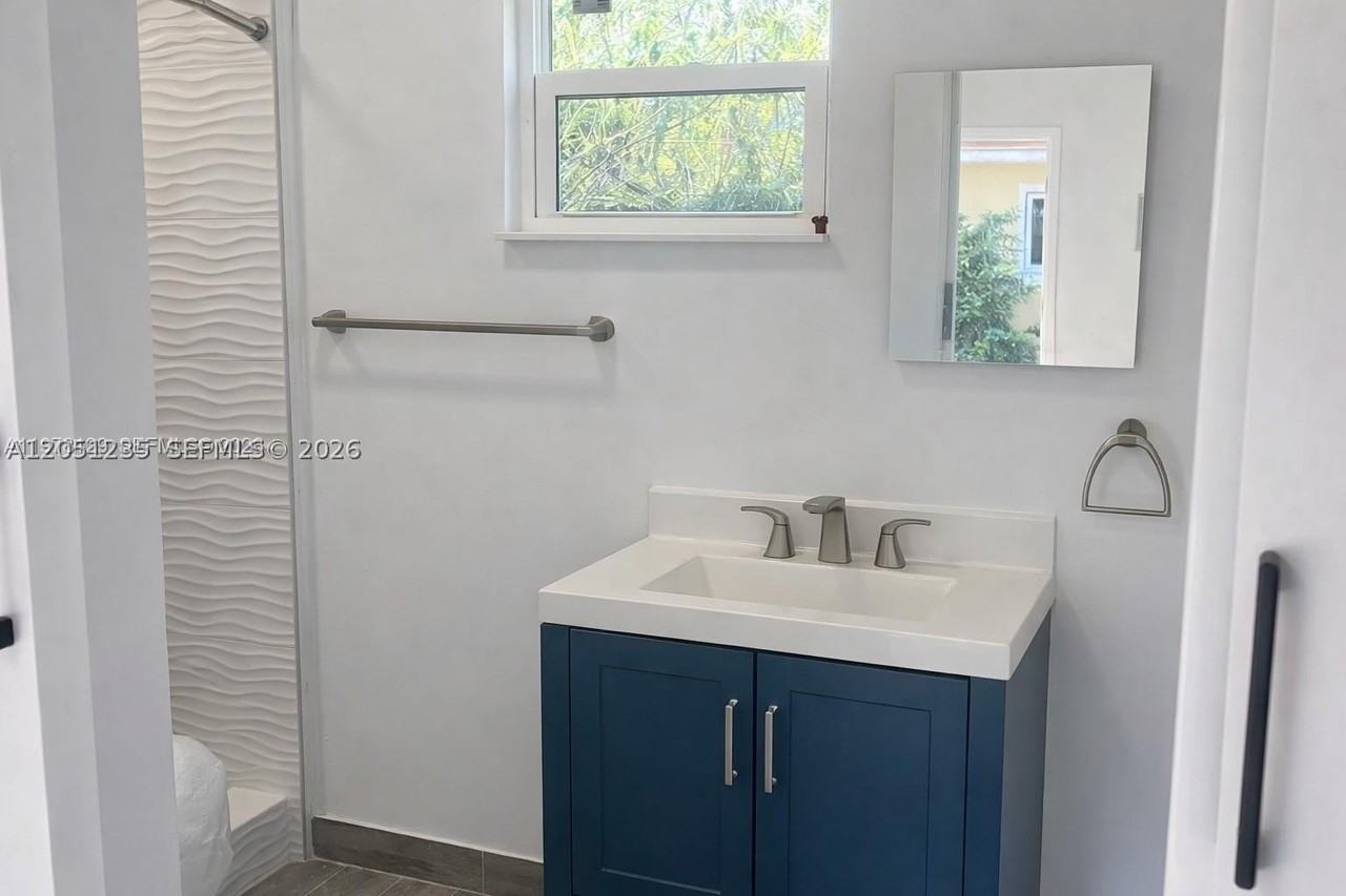 25235 Sw 187th Ave #1 - Photo 3 of 6