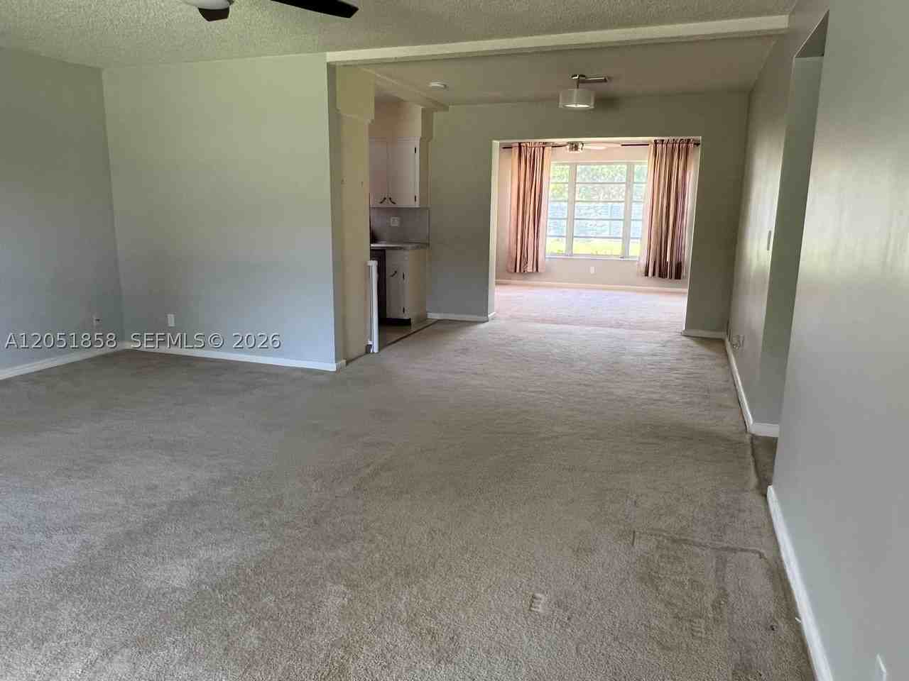 5637 Jefferson St - Photo 3 of 22