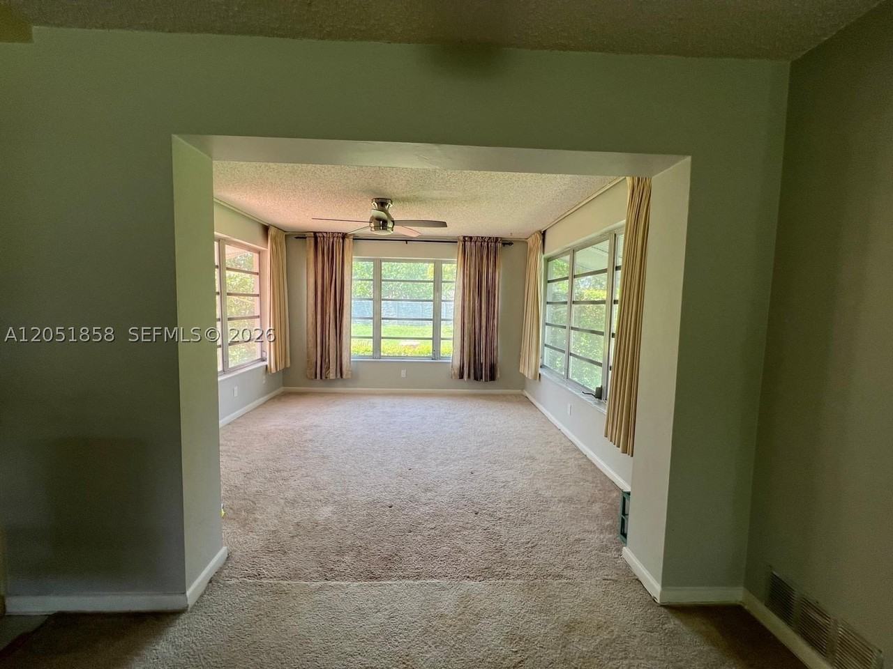 5637 Jefferson St - Photo 6 of 22