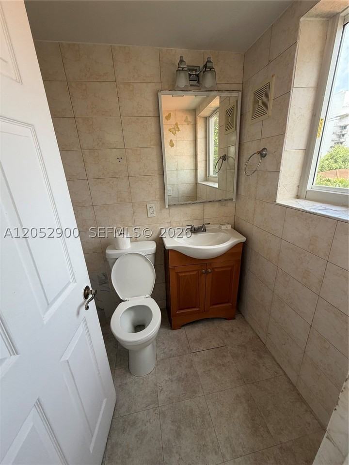 6767 Indian Creek Dr #3B - Photo 6 of 8