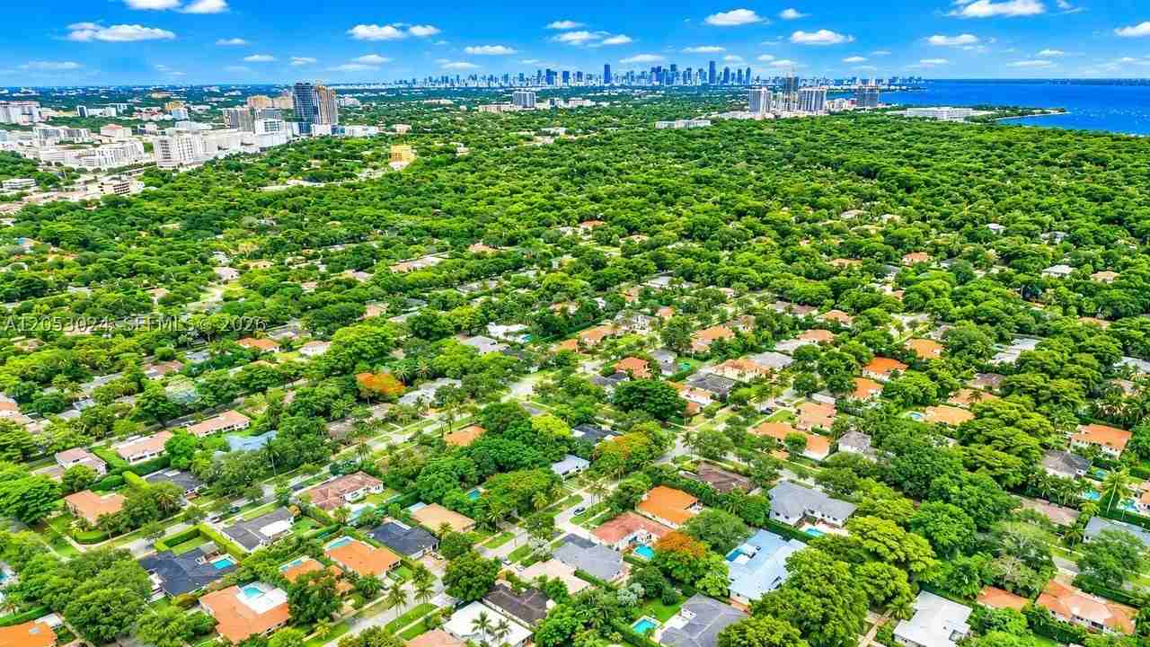 516 Gerona Ave - Photo 7 of 35