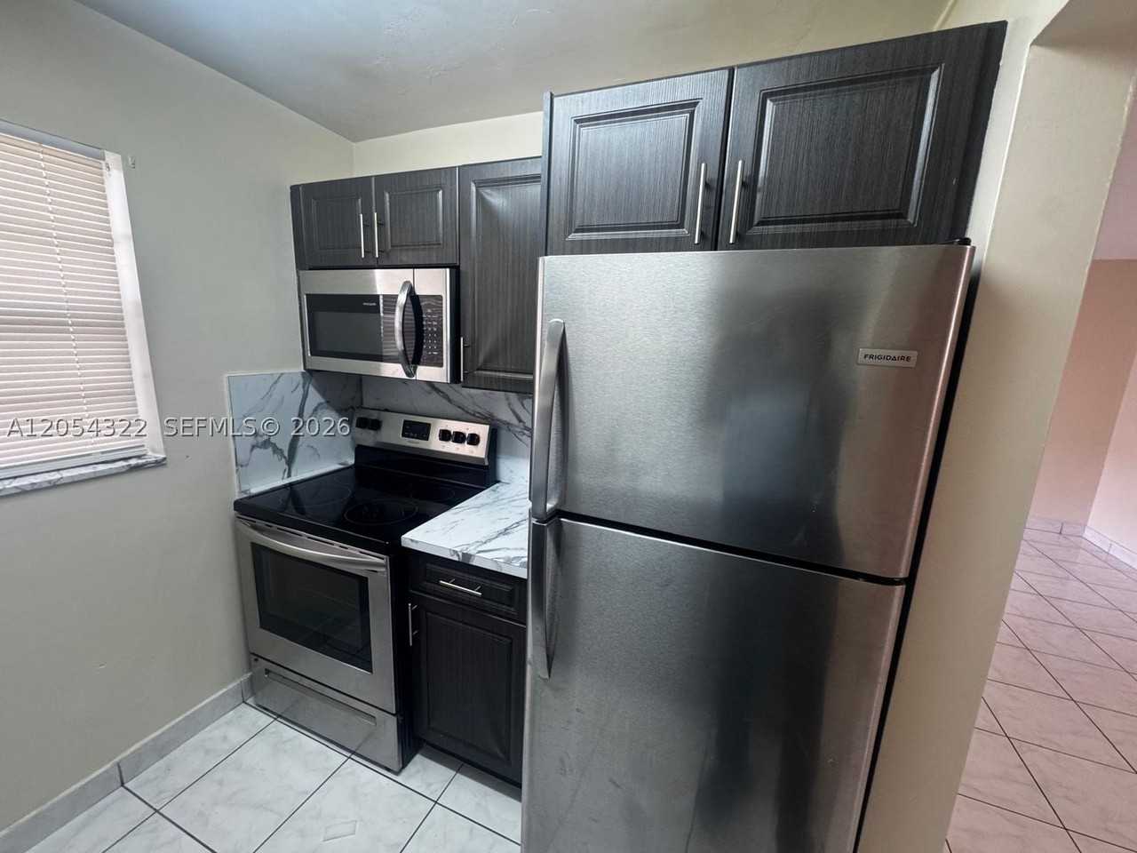 1832 Madison St #102 - Photo 5 of 12