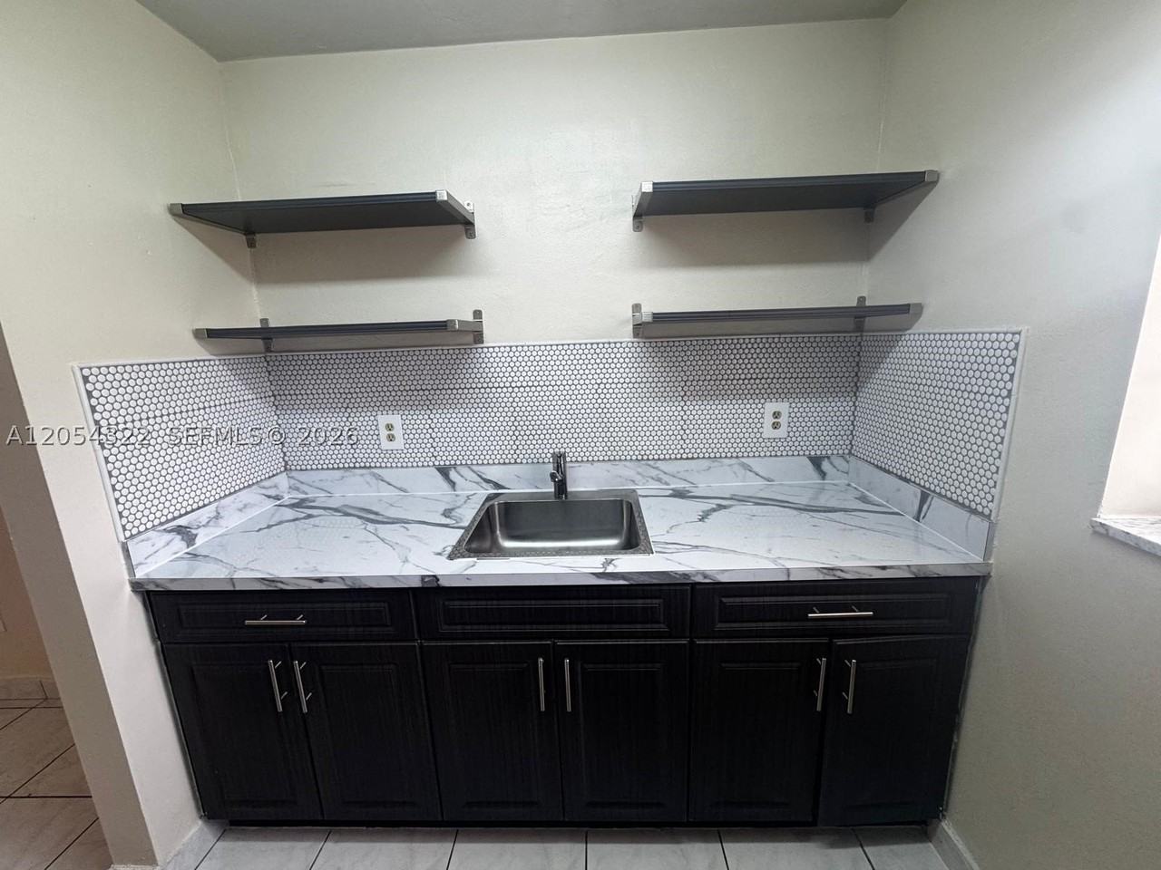 1832 Madison St #102 - Photo 7 of 12