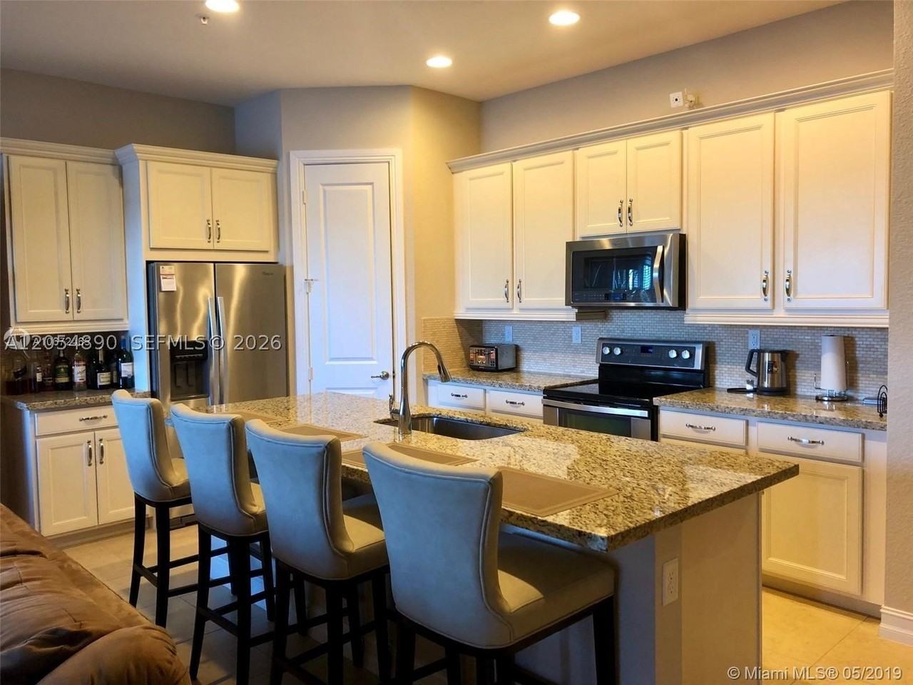 1409 Sw 113th Ave - Photo 2 of 25