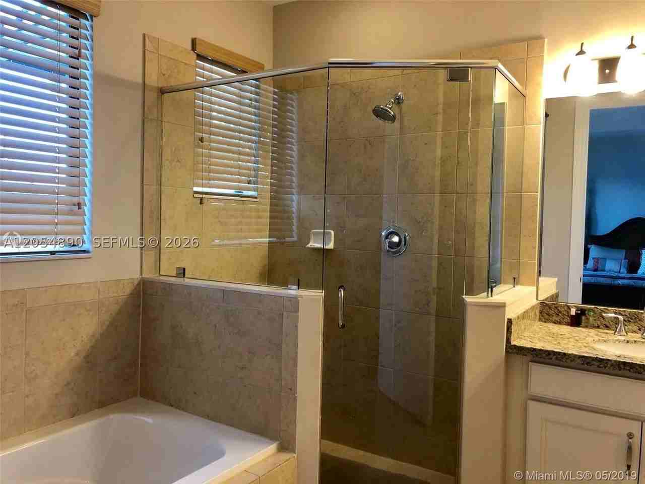 1409 Sw 113th Ave - Photo 6 of 25