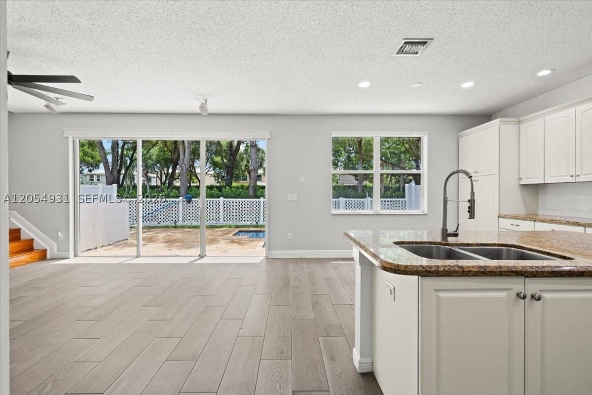 5014 Sw 155th Ter - Photo 6 of 42