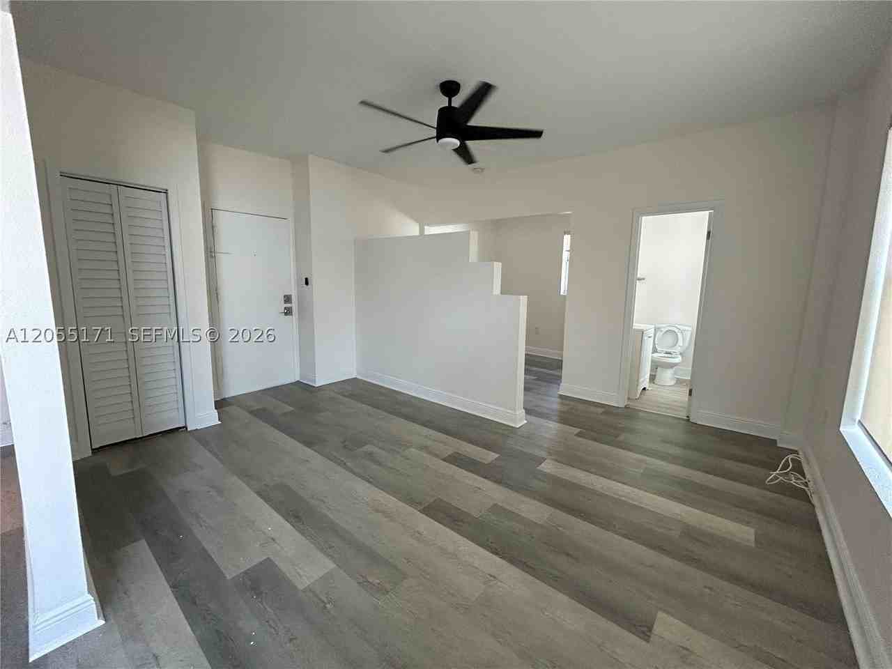 1017 Jefferson Ave #204 - Photo 5 of 10