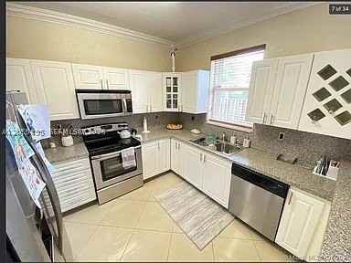 12973 Sw 132nd Ter #0 - Photo 7 of 34