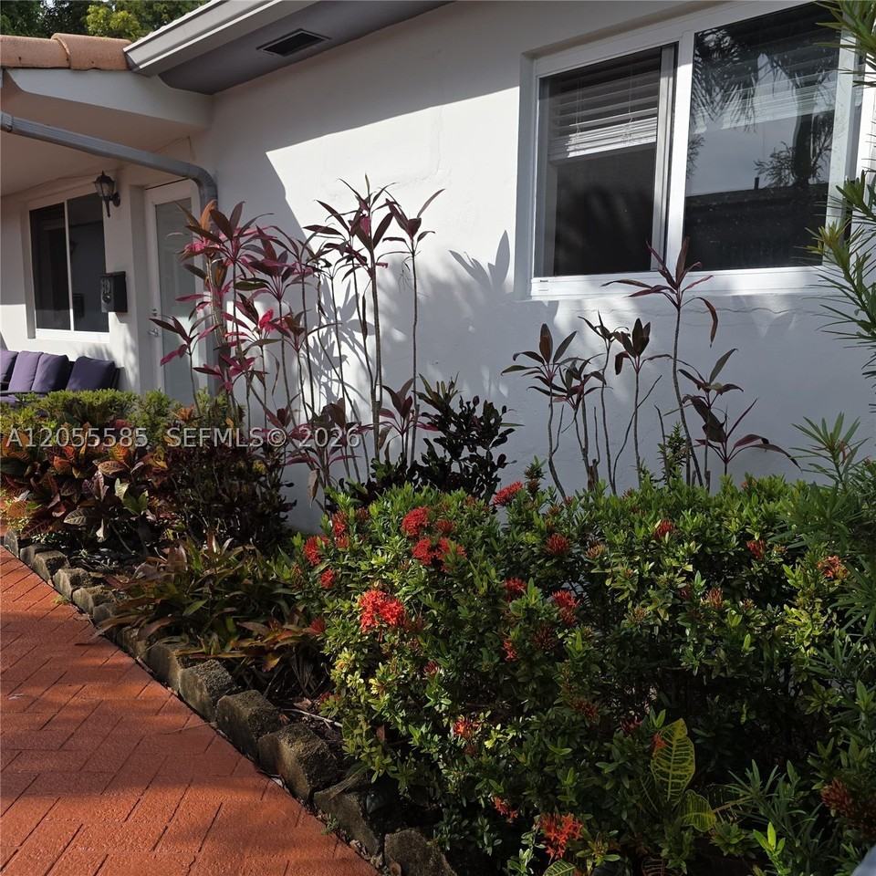 319 Beacom Blvd #319 - Photo 4 of 18