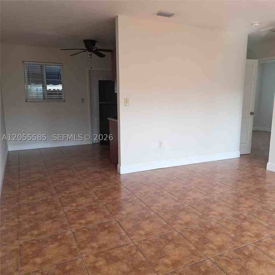 319 Beacom Blvd #319 - Photo 7 of 18