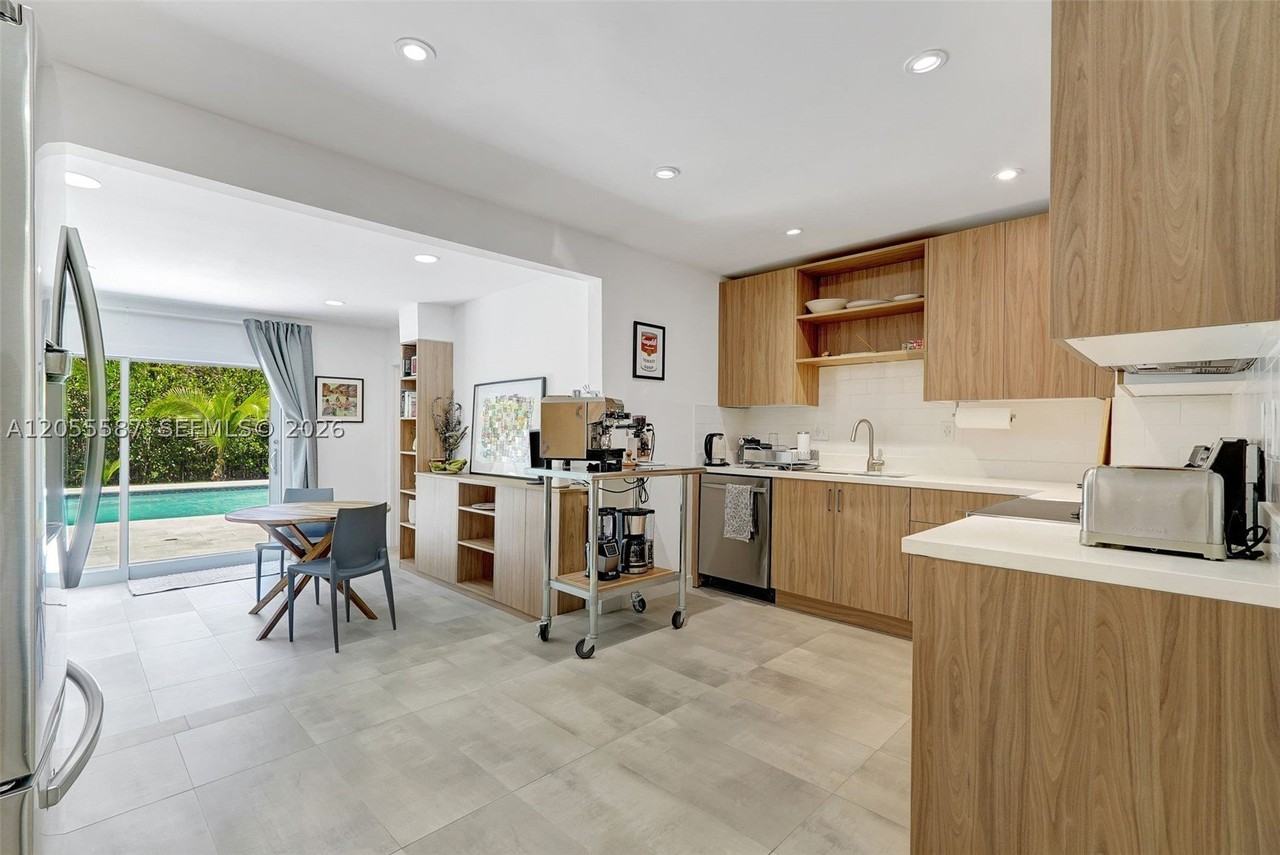 1581 Ne 131st Rd - Photo 6 of 12