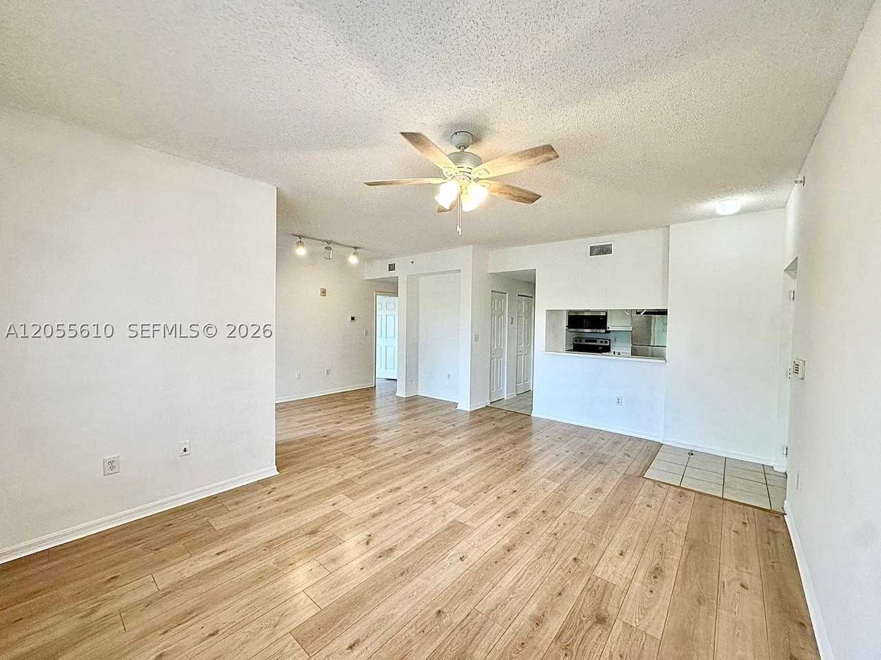 2807 Veronia Dr #301 - Photo 2 of 16