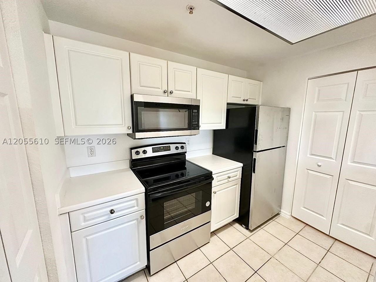 2807 Veronia Dr #301 - Photo 7 of 16