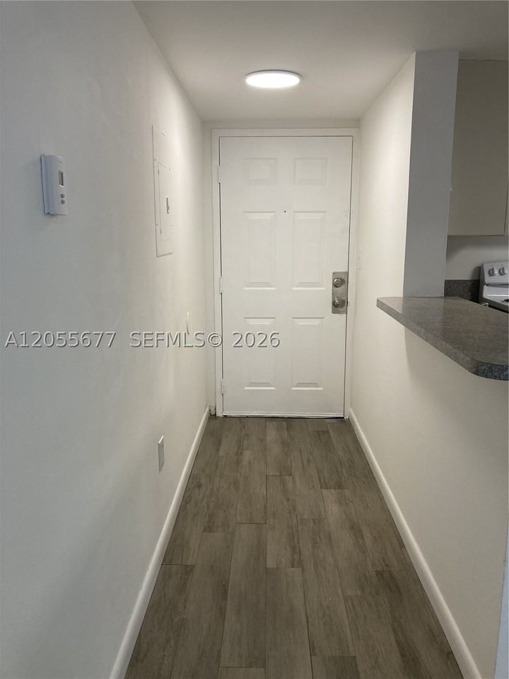 9879 Nob Hill Ct #9879 - Photo 3 of 10