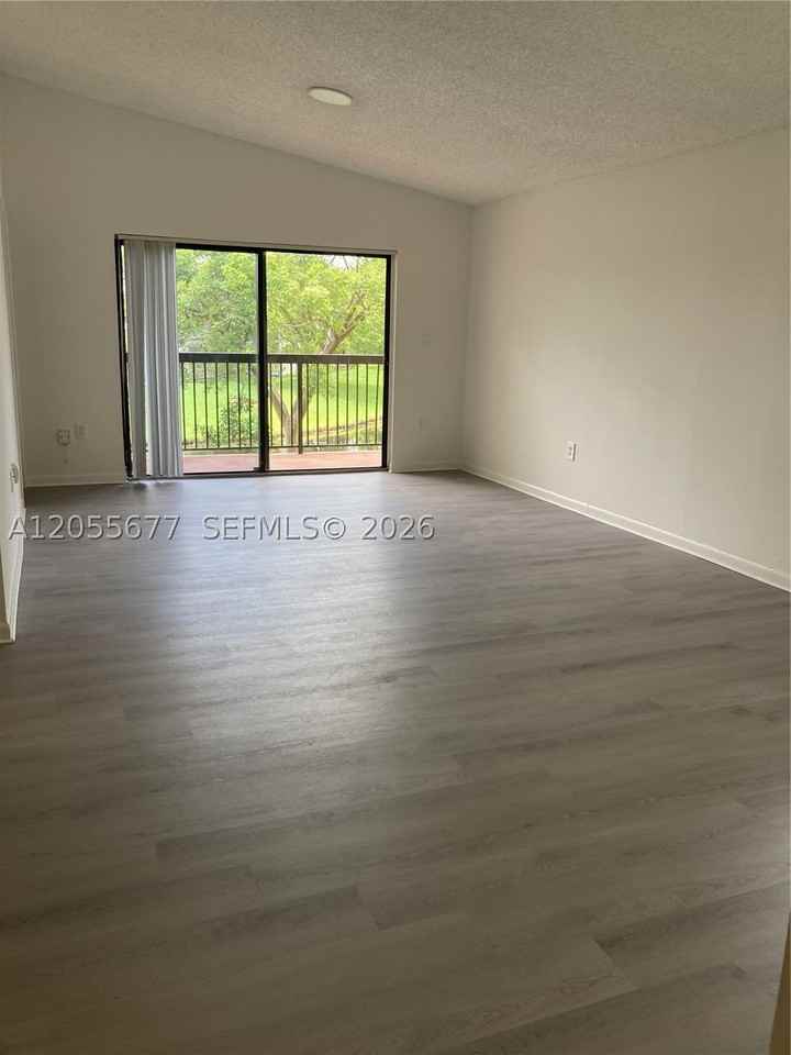 9879 Nob Hill Ct #9879 - Photo 5 of 10