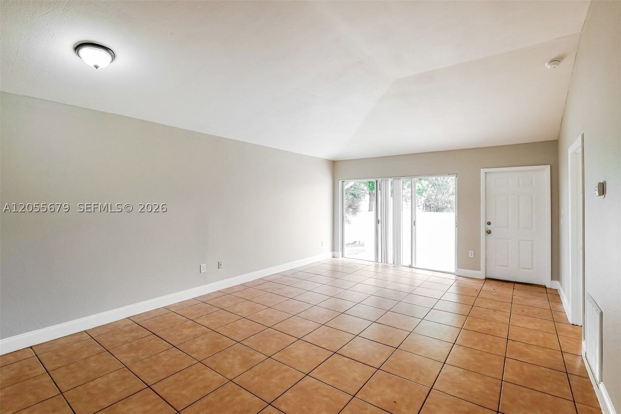 10352 Sw 208th Ln - Photo 6 of 18