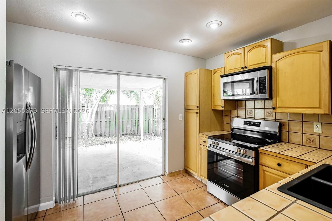 10352 Sw 208th Ln - Photo 7 of 18