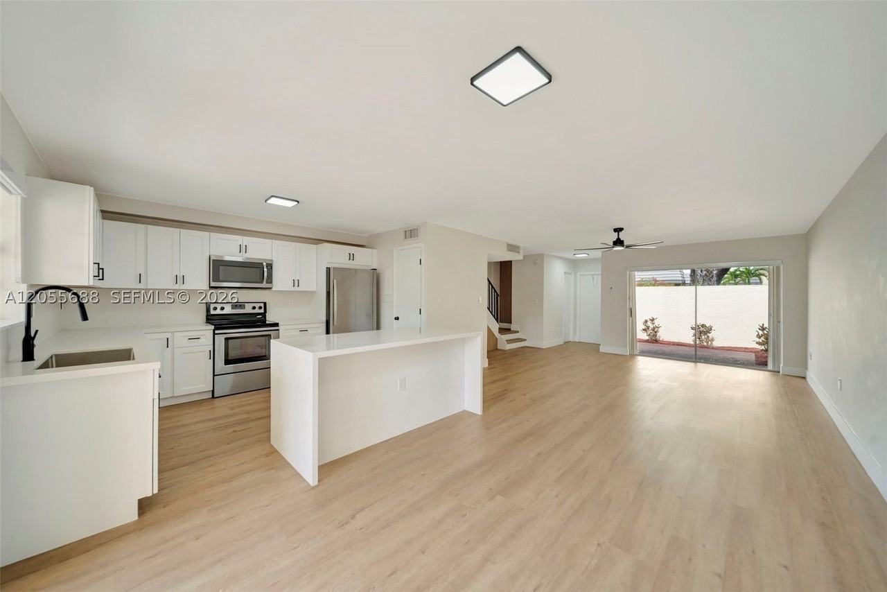 8769 Sw 137th Ave #8769 - Photo 5 of 38