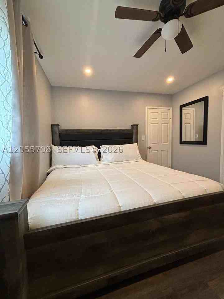 1509 N Andrews Ave #1 - Photo 3 of 28
