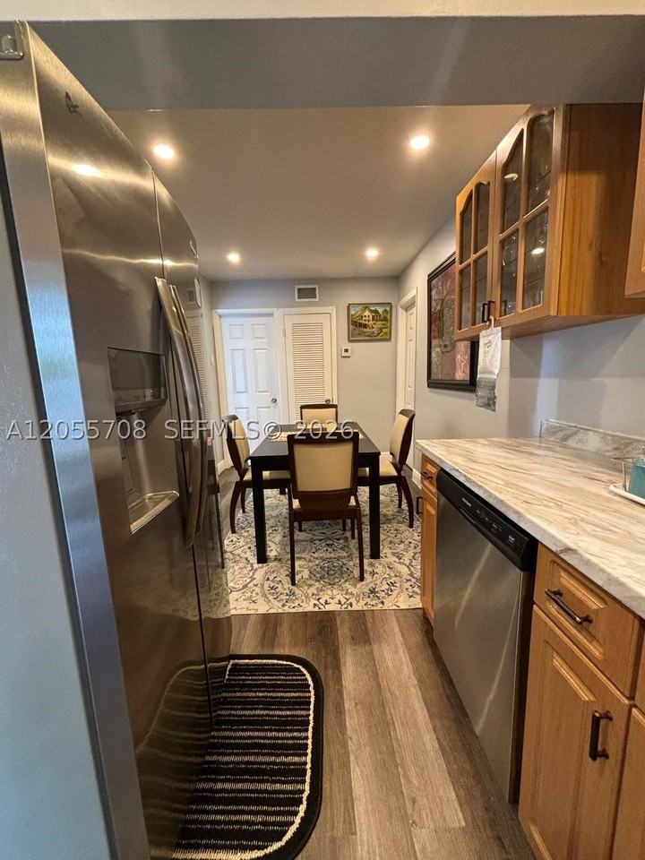 1509 N Andrews Ave #1 - Photo 6 of 28
