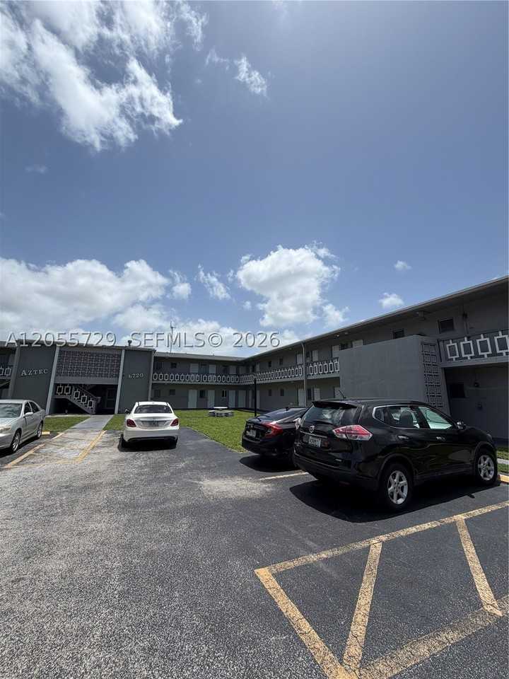 6720 Arbor Dr #212