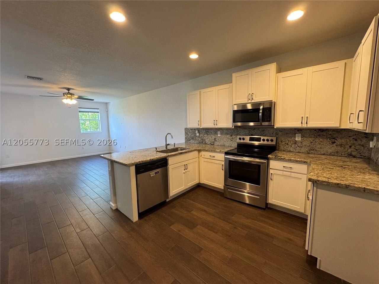 2373 Se 14th St #2373 - Photo 5 of 37