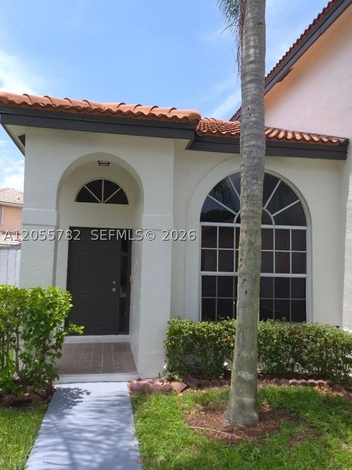 18281 Nw 19th St - Photo 2 of 9
