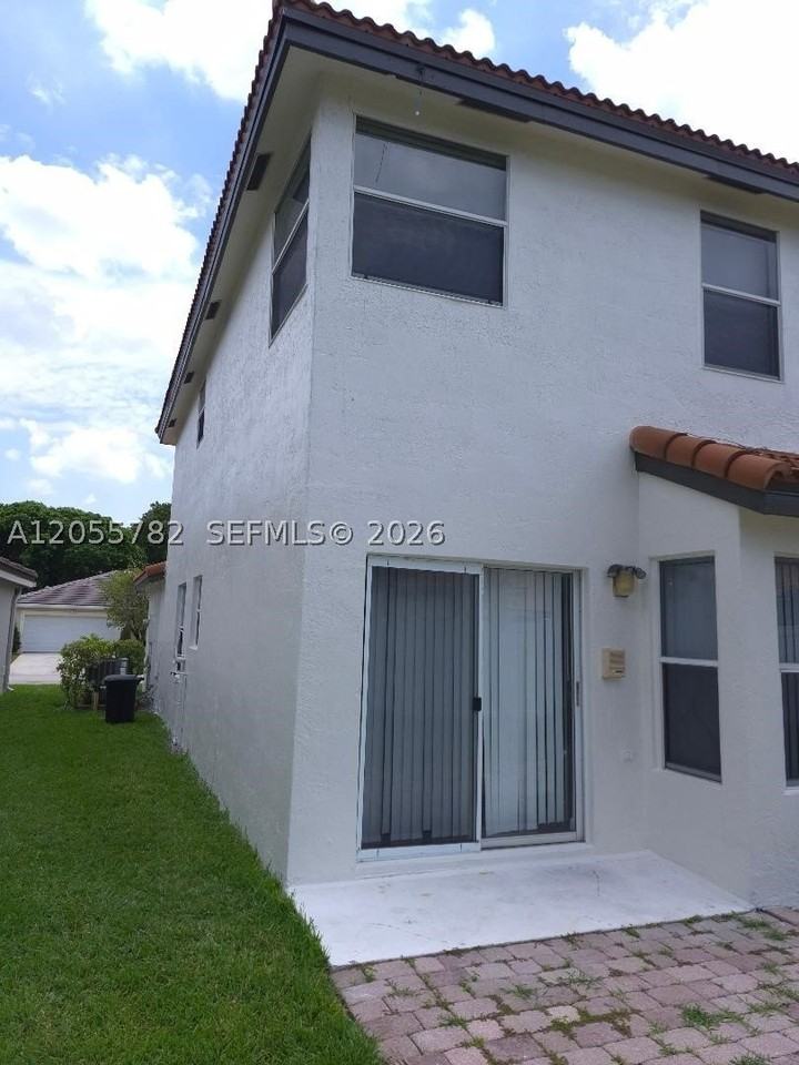 18281 Nw 19th St - Photo 6 of 9