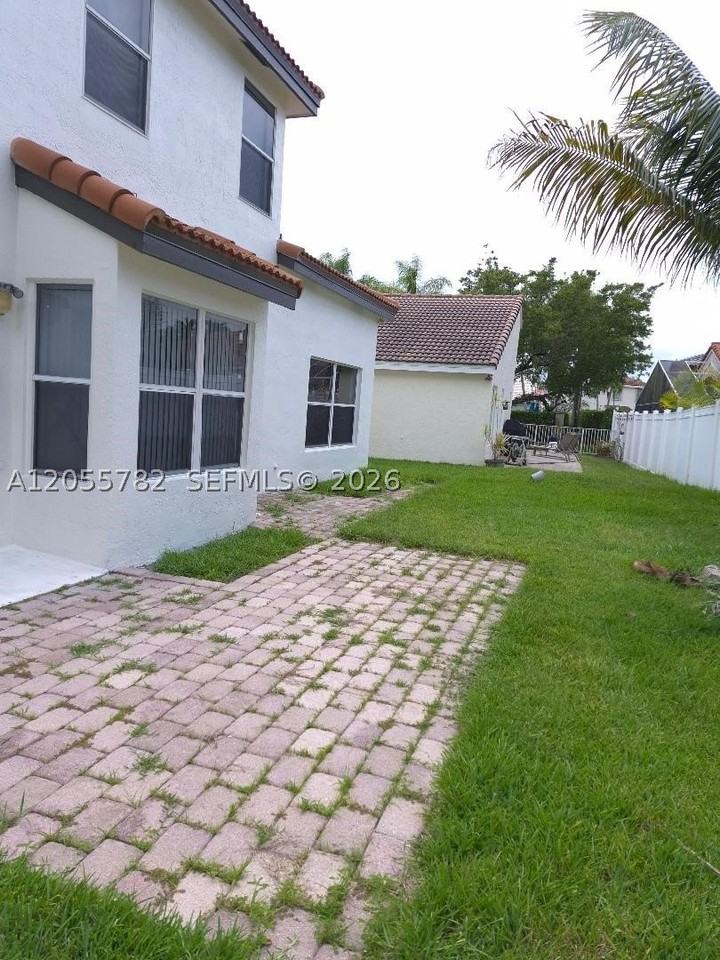 18281 Nw 19th St - Photo 7 of 9