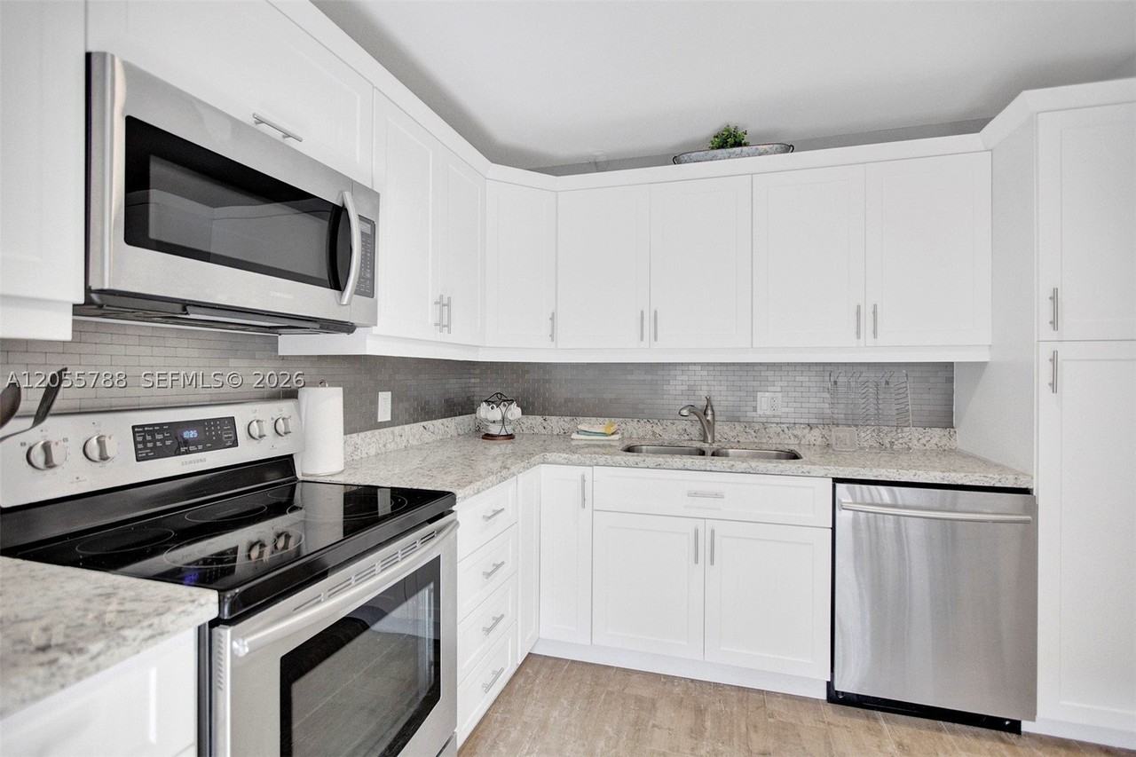 12471 Nw 3rd St #D2 - Photo 2 of 38