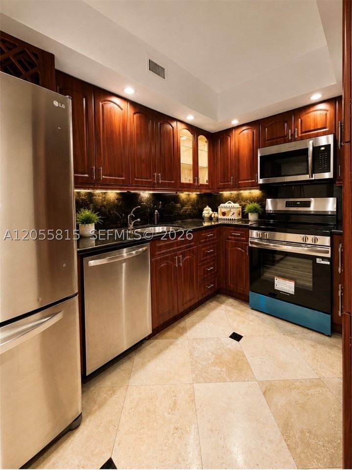 1985 S Ocean Dr #20A