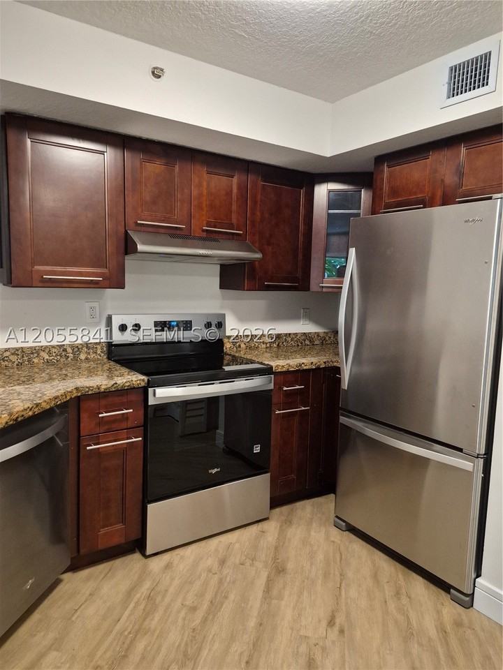 771 N Pine Island Rd #106 - Photo 7 of 27