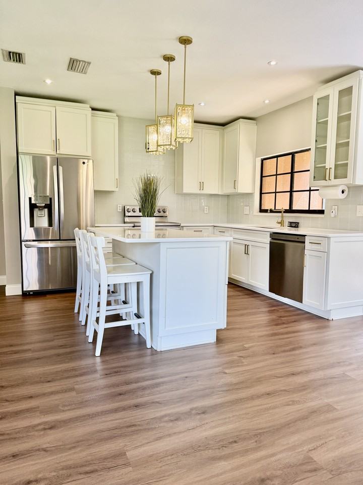 1050 Blackwater Dr #1 - Photo 5 of 42