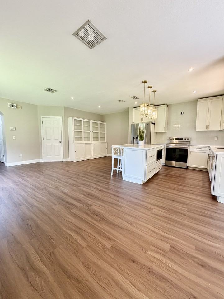 1050 Blackwater Dr #1 - Photo 7 of 42
